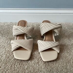 Women’s Cream Jessa Mule Heels size 7